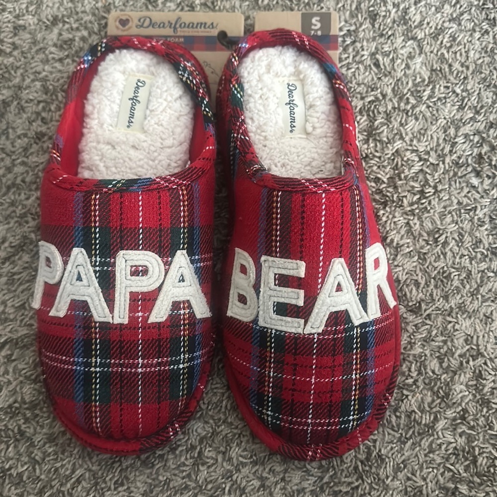 DEARFOAMS LIMITED EDITION PAPA BEAR SLIPPERS:RED/GREEN/BLUE PLAID: NWT: S (7-8)